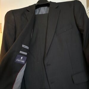 Stafford Dark Gray Suit 44R